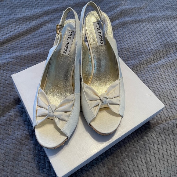 Steve Madden White Wedges - Picture 5 of 6